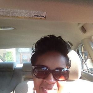 Meet your Posher, Dominique